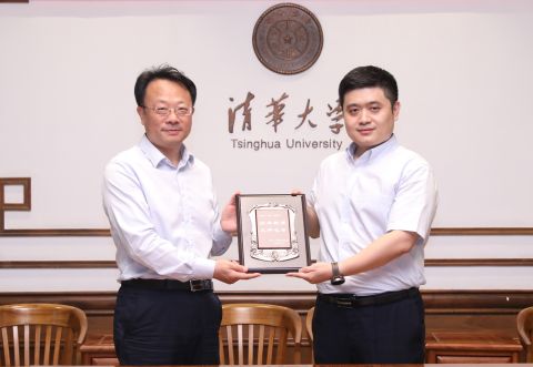 1656643657374091024.jpg 20220629-九坤捐赠支持清华大学人才项目捐赠仪式-石加东-图说 (7).jpg